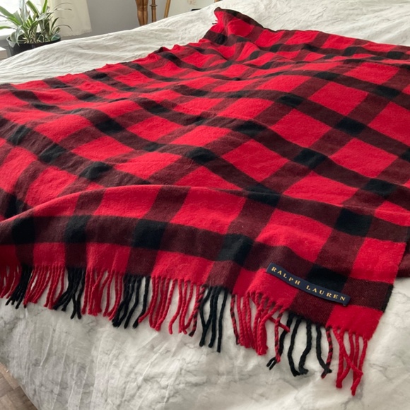 Ralph Lauren Red Buffalo Plaid Throw / Wrap - Picture 2 of 3